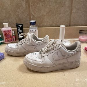 Nike Air Forces, Women’s 6.5 ( read description)